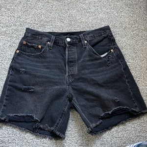 Levi’s Mid Thigh Shorts